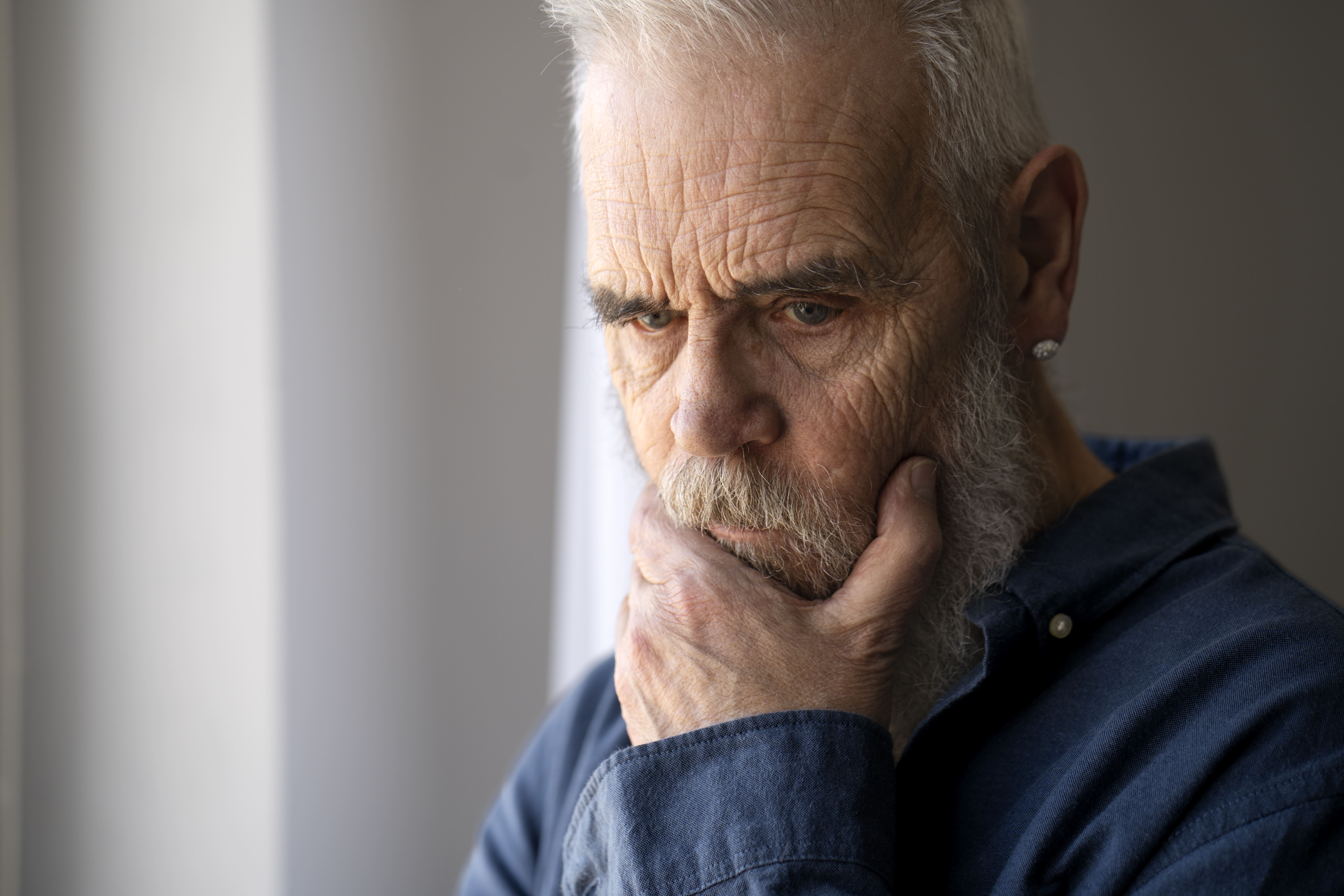 Descontos indevidos em benefícios: INSS investiga 700 denúncias