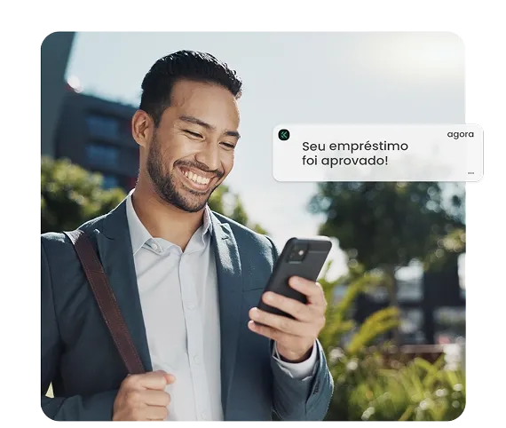 Trabalhador CLT com empréstimo aprovado pelo celular